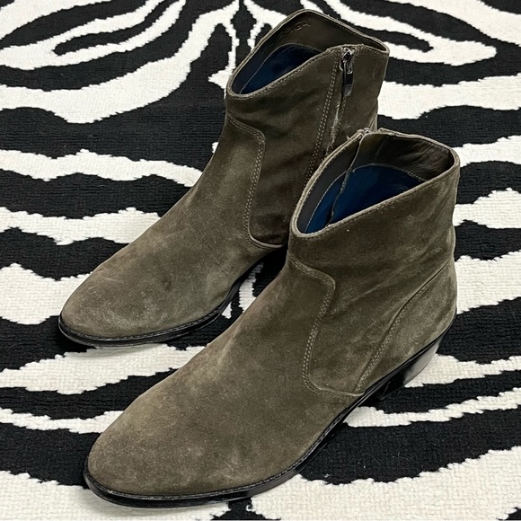 Via Spiga Olive Green Franka Suede Ankle Booties Size 10 - Picture 4 of 12